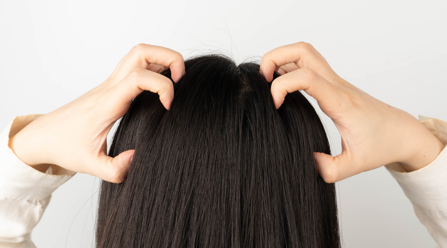 An Itchy Scalp and Hair Loss: Are They Related? | hims